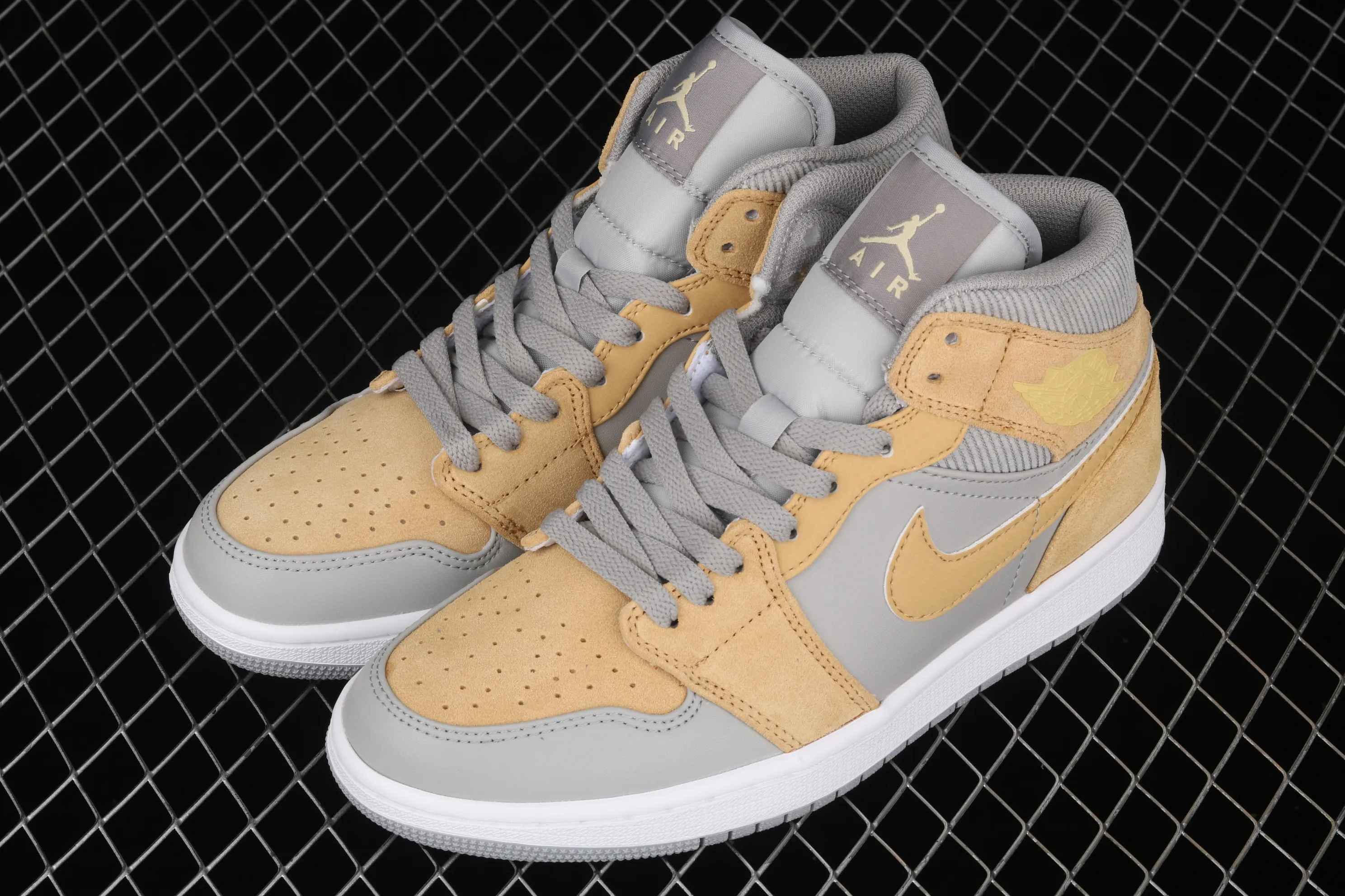 All categories Air Jordan Jordan series basketball shoes Air Jordan 1 Mid Air Jordan 1 Mid AJ1 Joe 1 Zhongbang Maca color yellow cement gray basketball shoes DA4666-001